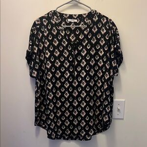 Maurices Black Geometric Blouse size large